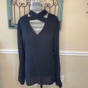 BOLD elements Black Criss-Cross Blouse